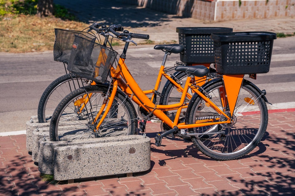 ETE Pictures BIKE RACK 166 B0B03BC1-D5B3-D95E-80DB-0E06589EA912.jpg