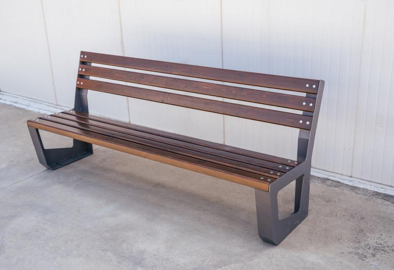 ETE Pictures METAL BENCH 144 02490248-37E6-F23A-58A7-02EC9AEBF20E.jpg