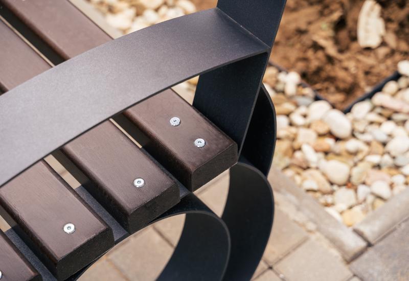 ETE Pictures METAL BENCH 87 D39B15A3-0084-AECA-38C5-3FCD49279DB7.jpg