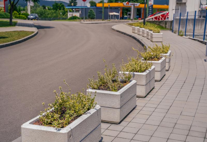 ETE Pictures RECTANGULAR CONCRETE PLANTER 174 46C8725D-A8B5-81C6-901B-44912DDA9EAA.jpg