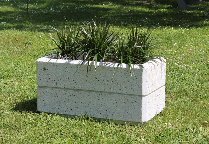 ETE Pictures RECTANGULAR CONCRETE PLANTER 79 67A15AE9-AEE9-BE76-53AF-4254DAB6AEB6.jpg