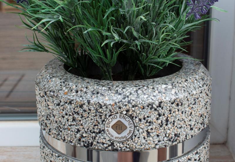 ETE Pictures ROUND CONCRETE PLANTER 19 337C11BC-E5B4-A7A8-D00A-4498CBDA3A82.jpg