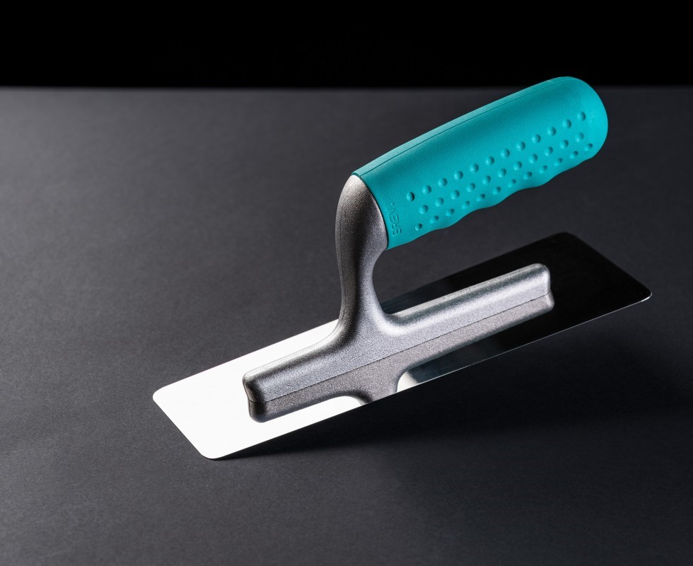 STEEL TROWEL 280X120X0.6 MM WITH GREEN RUBBER HANDLE